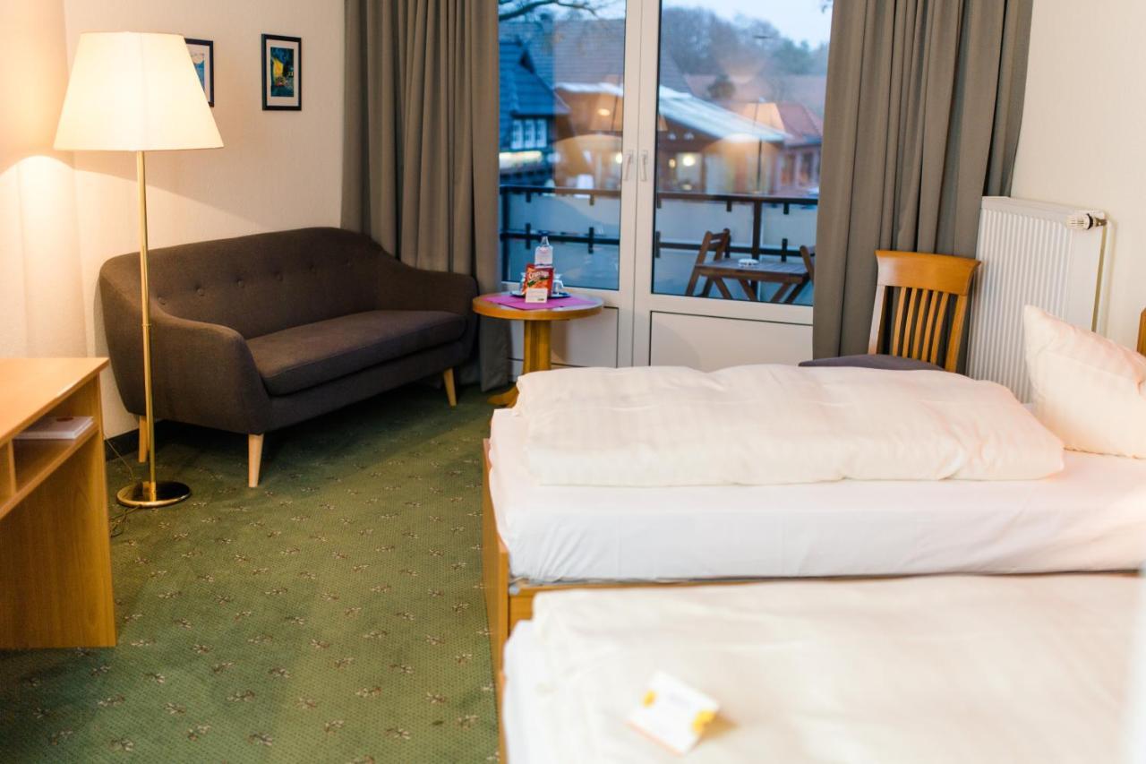 Akzent Hotel Zur Grünen Eiche Bispingen Exterior foto